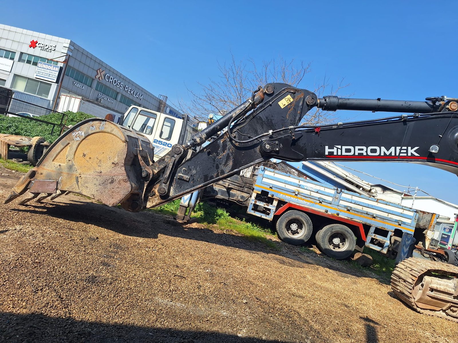 Hidromek ekskavatör kova bakımı atölye yardı